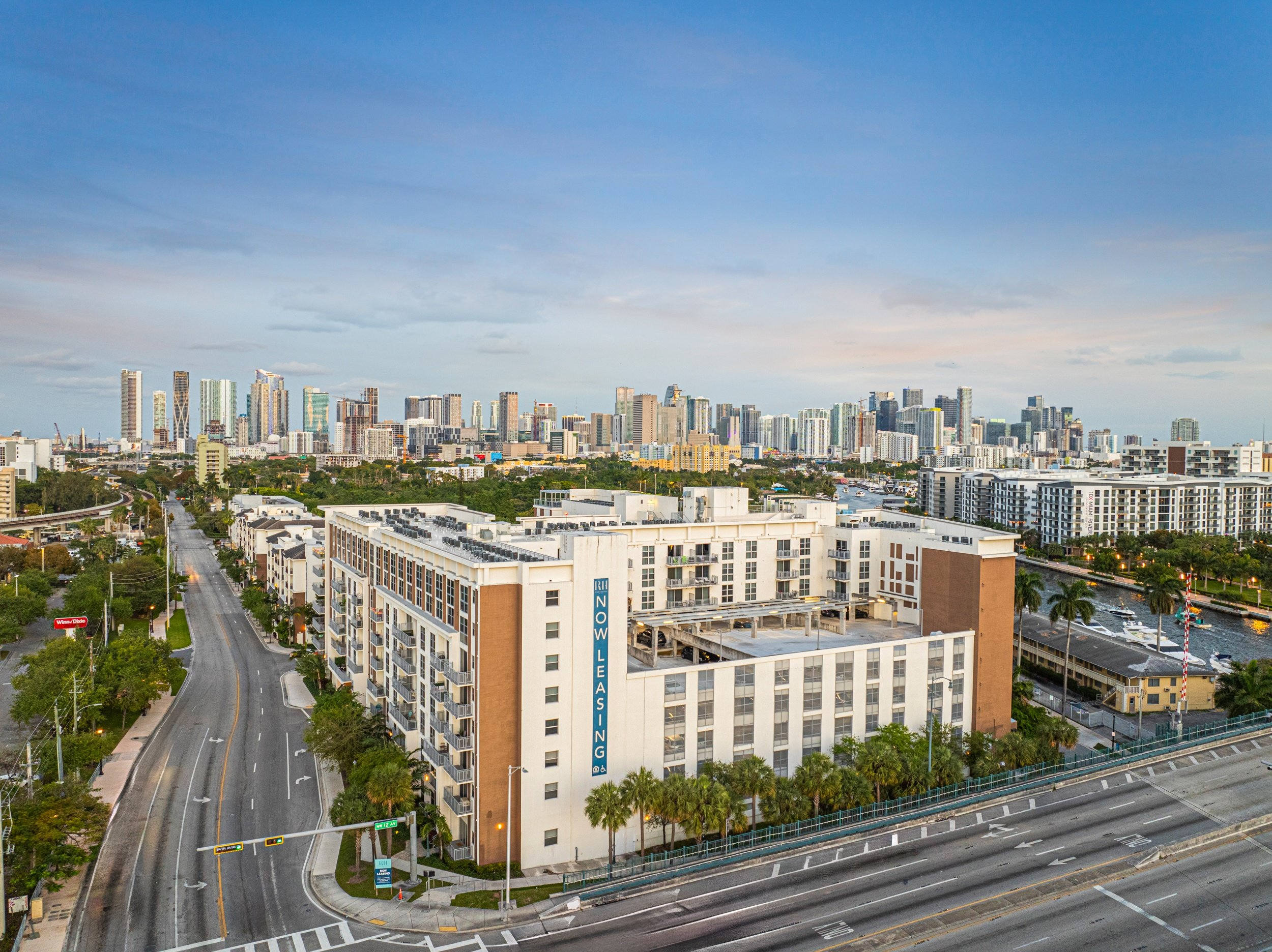 Riverhouse at 11th Apartments – photo 1