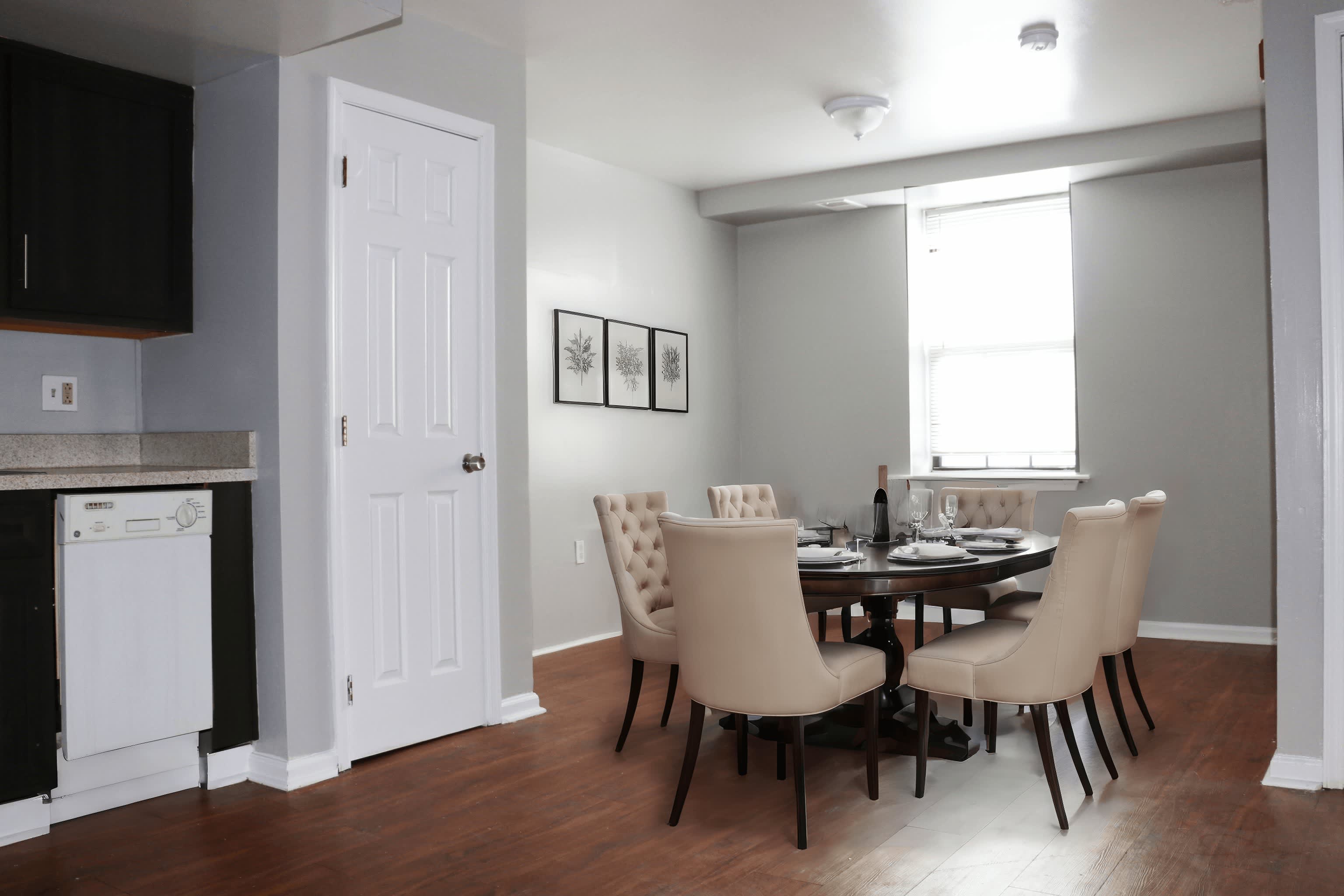Lovell Apartments – photo 5