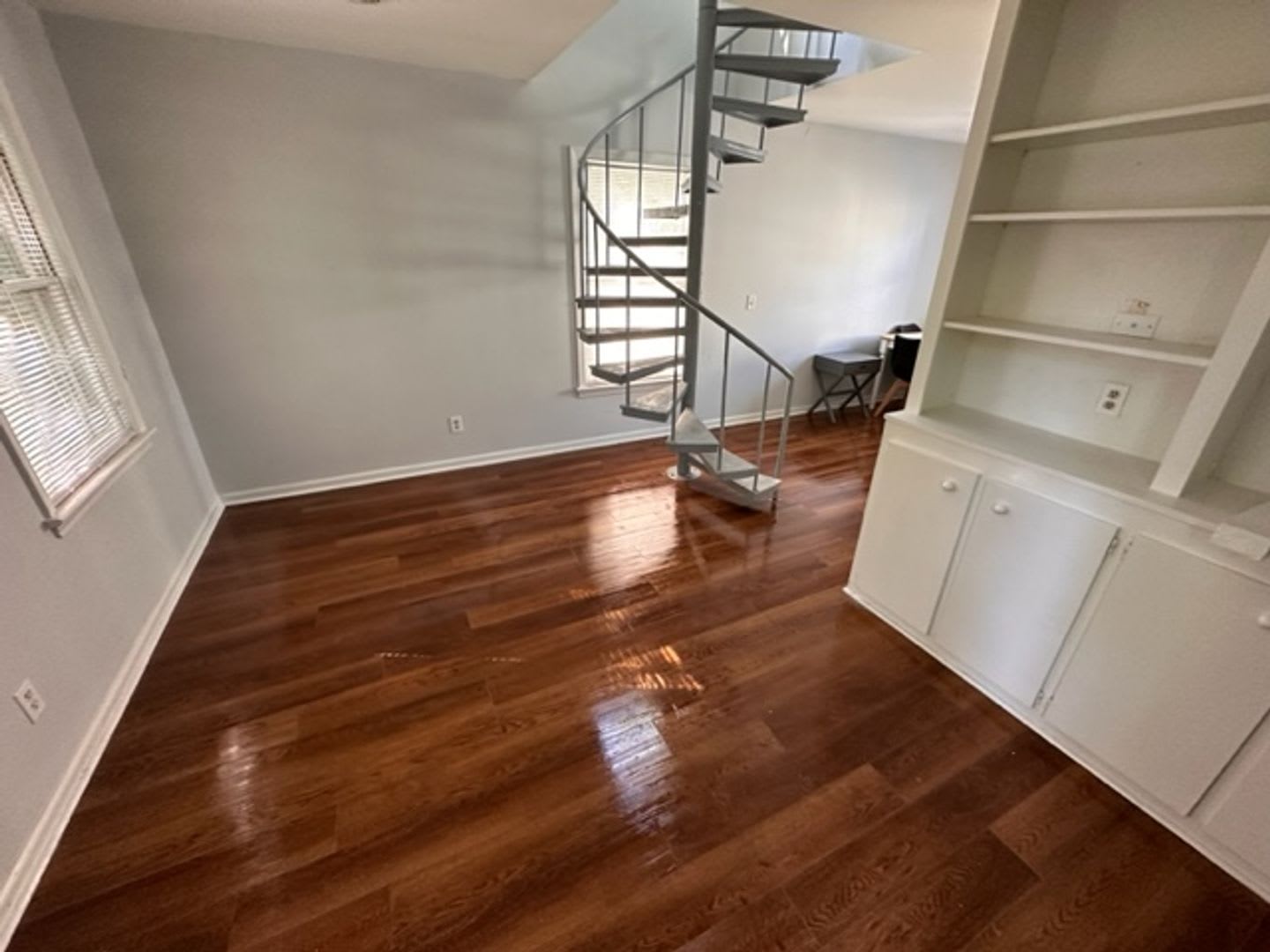 Great Location To Downtown And Campus – photo 2