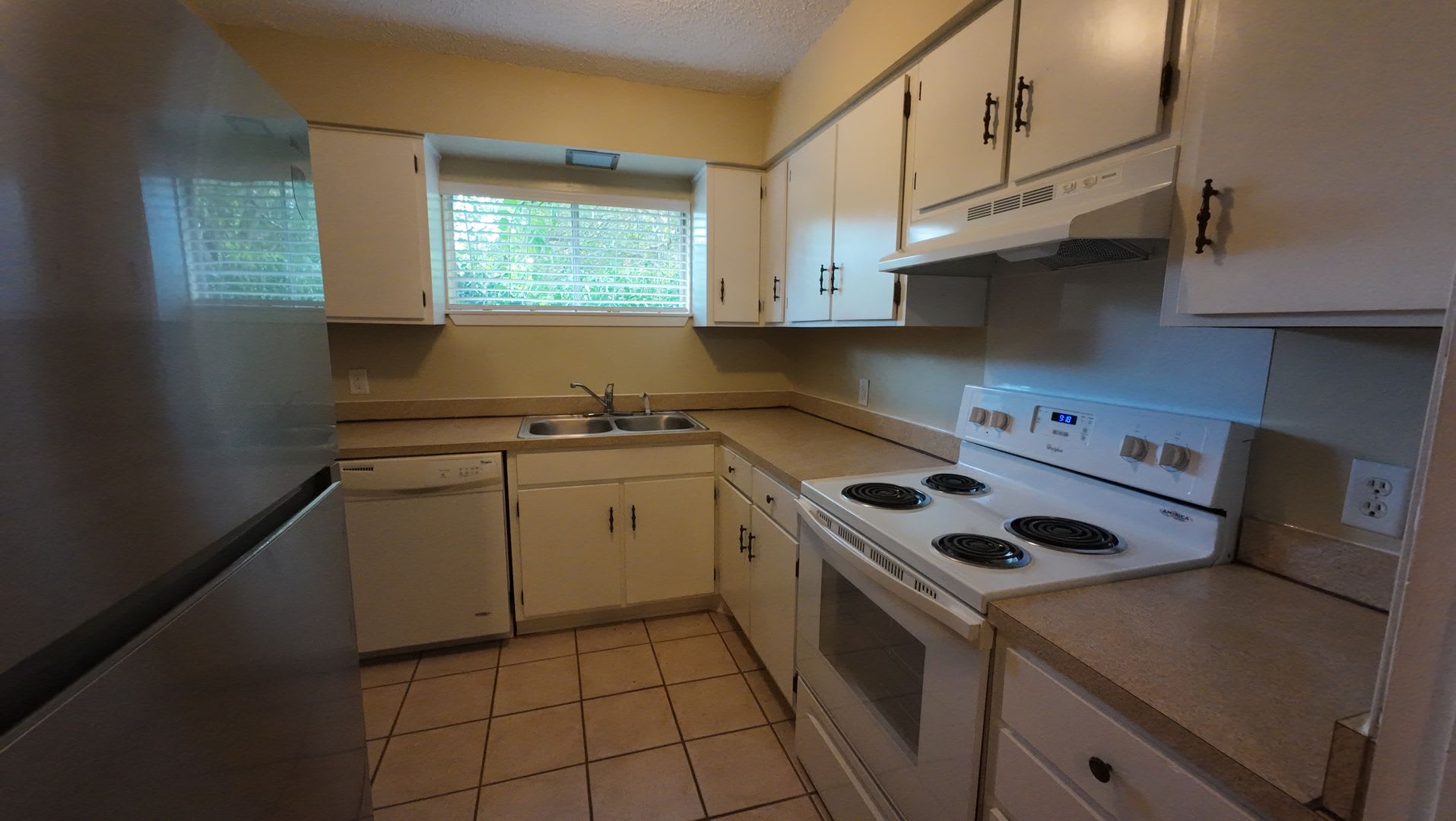 1/1.5 Townhome in Springhill Place – photo 4