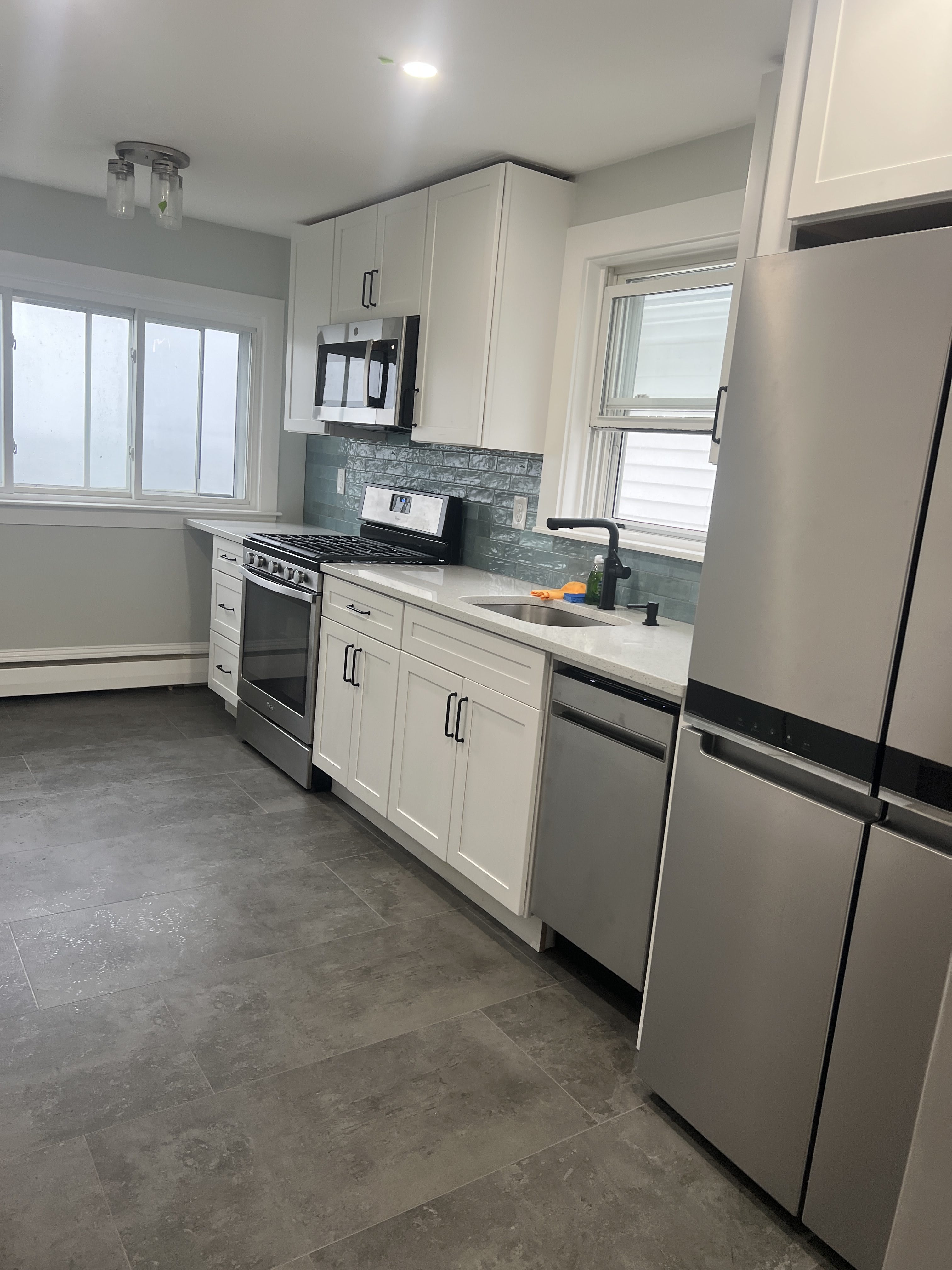 190 Bellingham Ave – photo 2