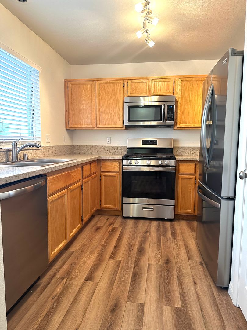 Green Valley 3-Bedroom Single Story Home in Gated Community. – photo 5