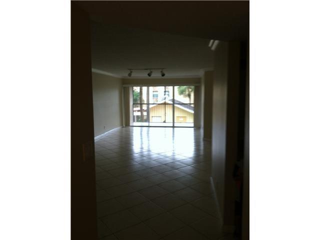 3029 Riverside Drive – photo 5