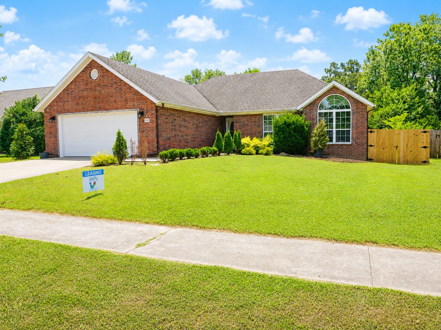 3 Bedroom / 2 Bath Home Located in West Fayetteville – photo 2