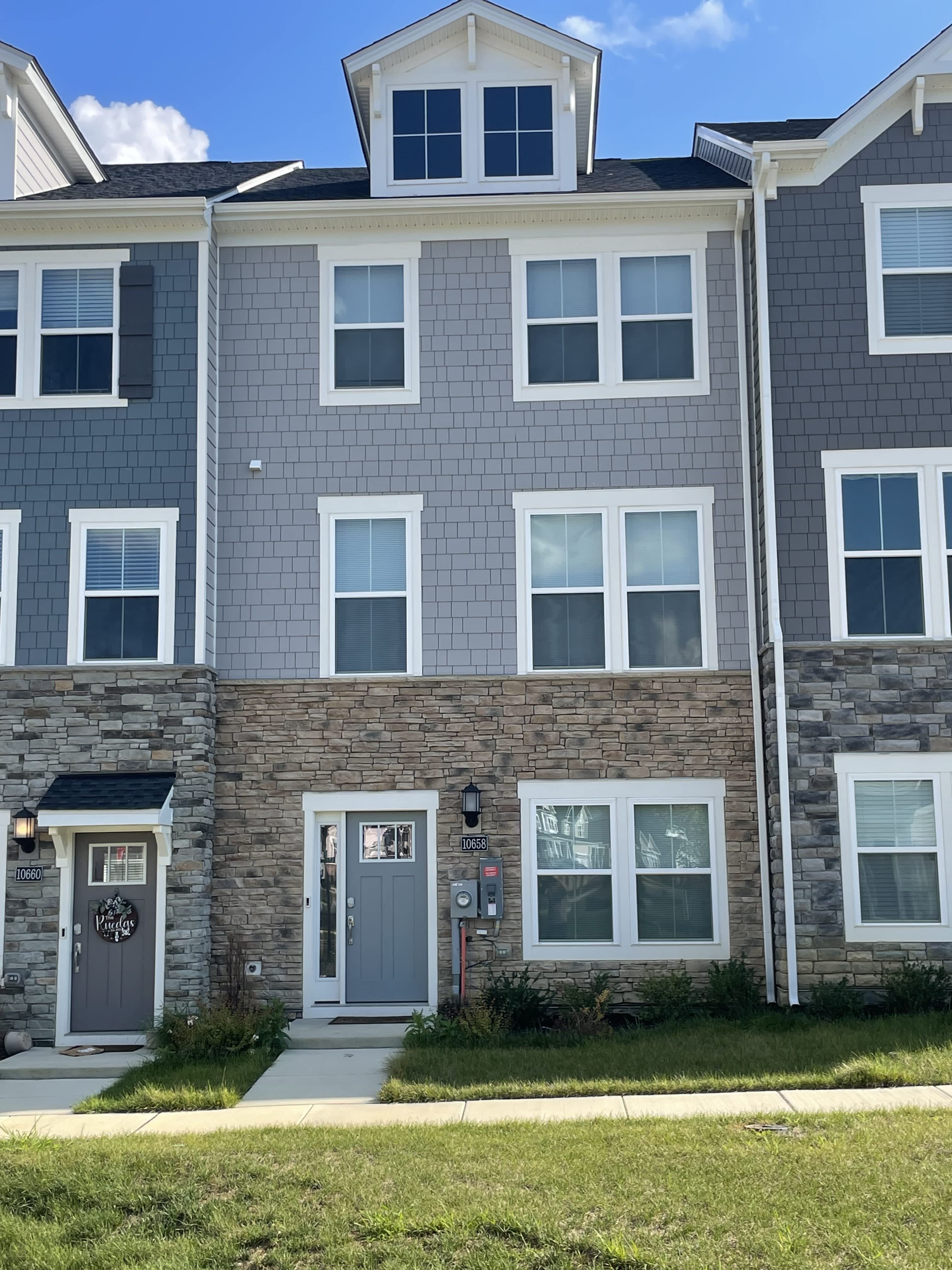 10658 Roundstone Lane – photo 1