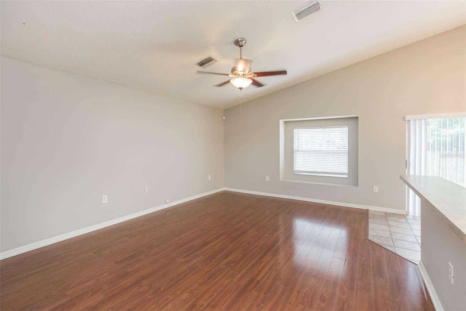 4550 ROUNDVIEW Court – photo 4