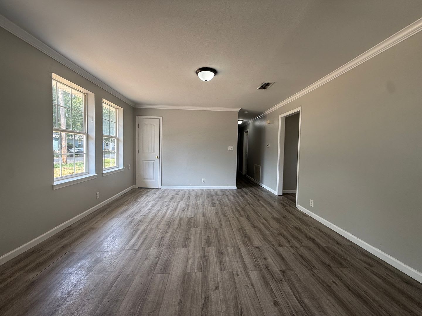 3 bedroom 1 bath available now! – photo 4