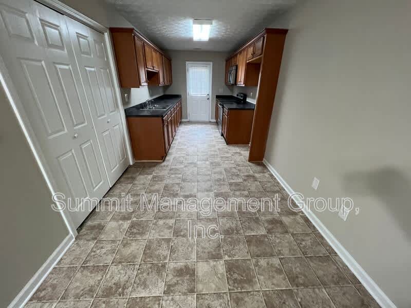 158 Elder Dr, Unit A – photo 4