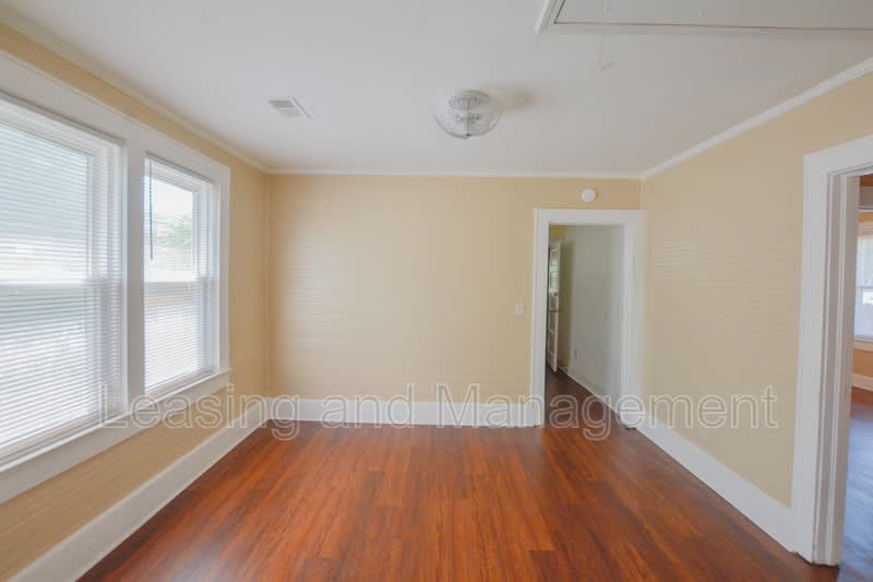 2041 Groveland Avenue – photo 5