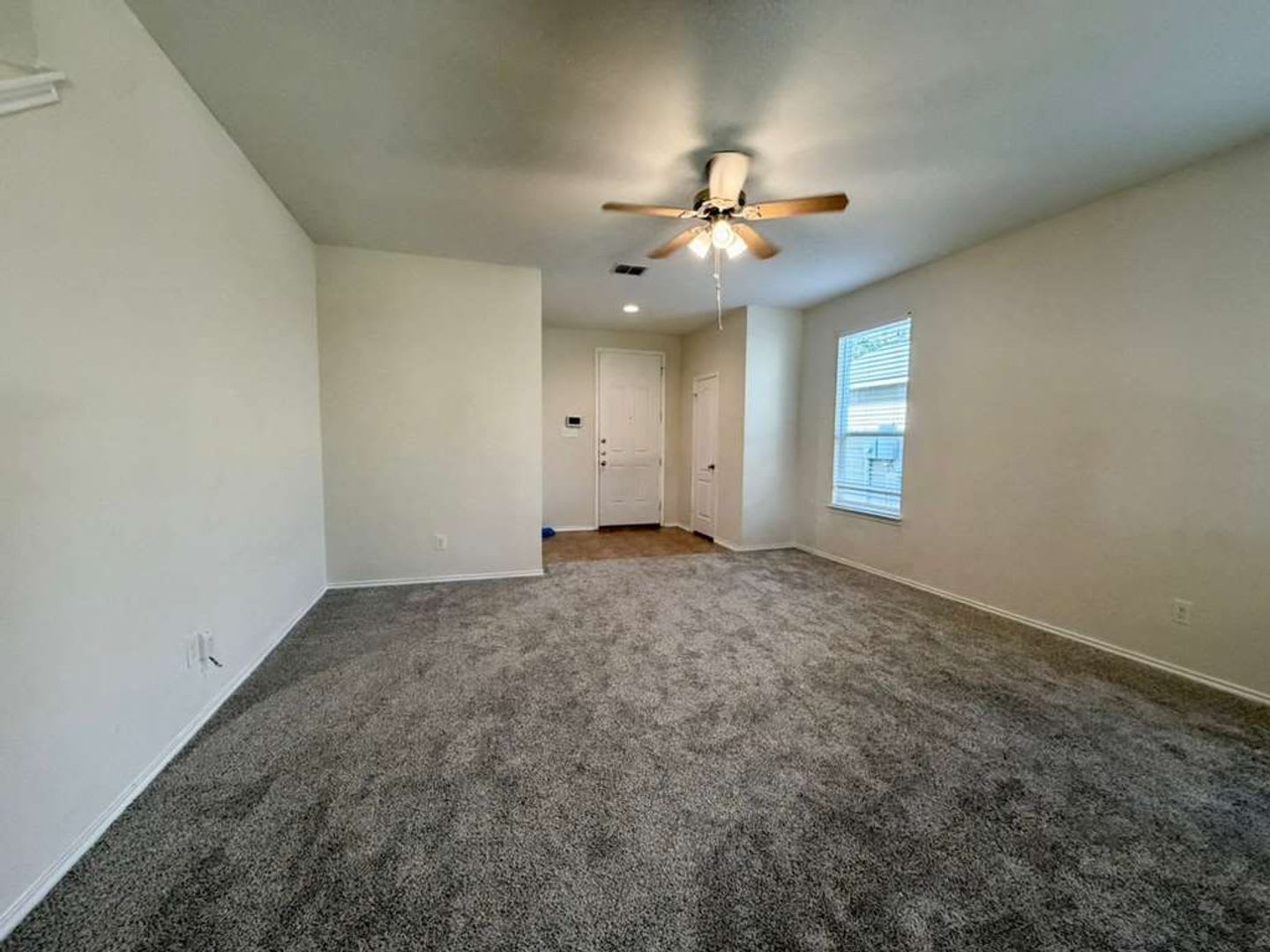 Charming Rental Opportunity in Desirable San Antonio! – photo 2