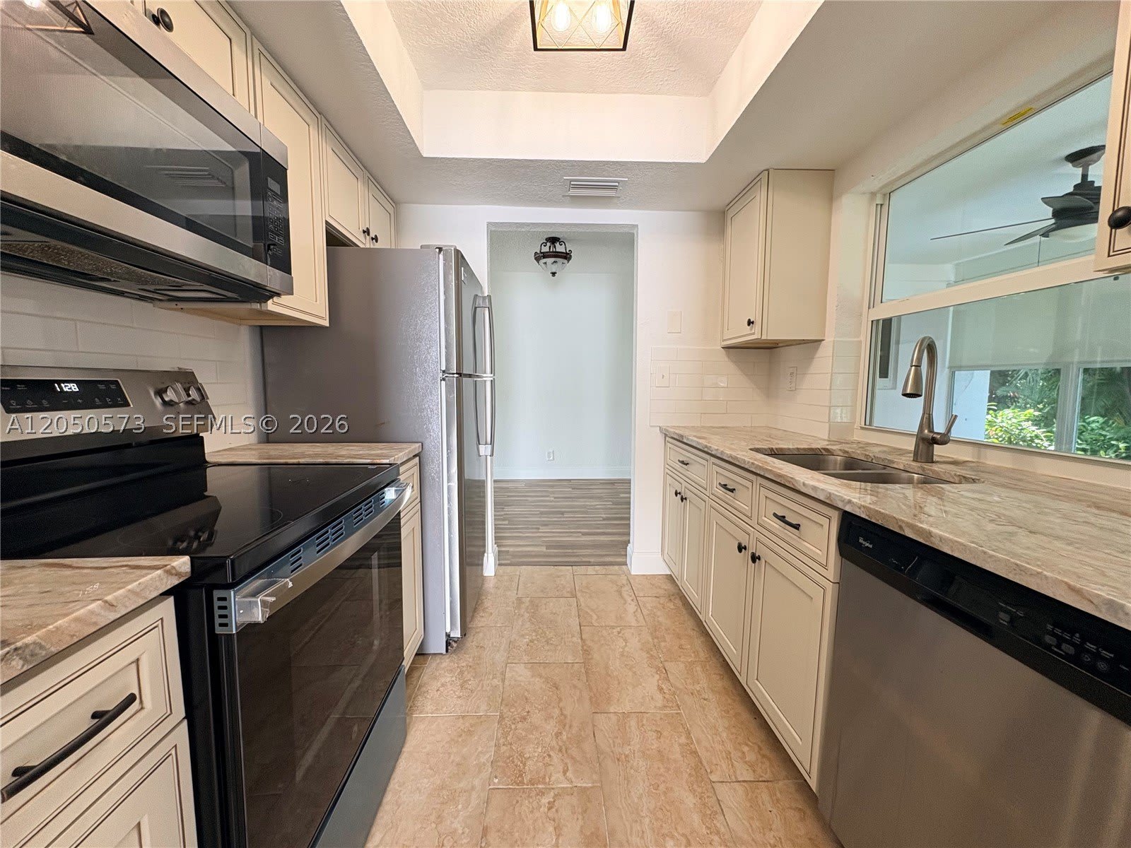140 NW 27th St – photo 4