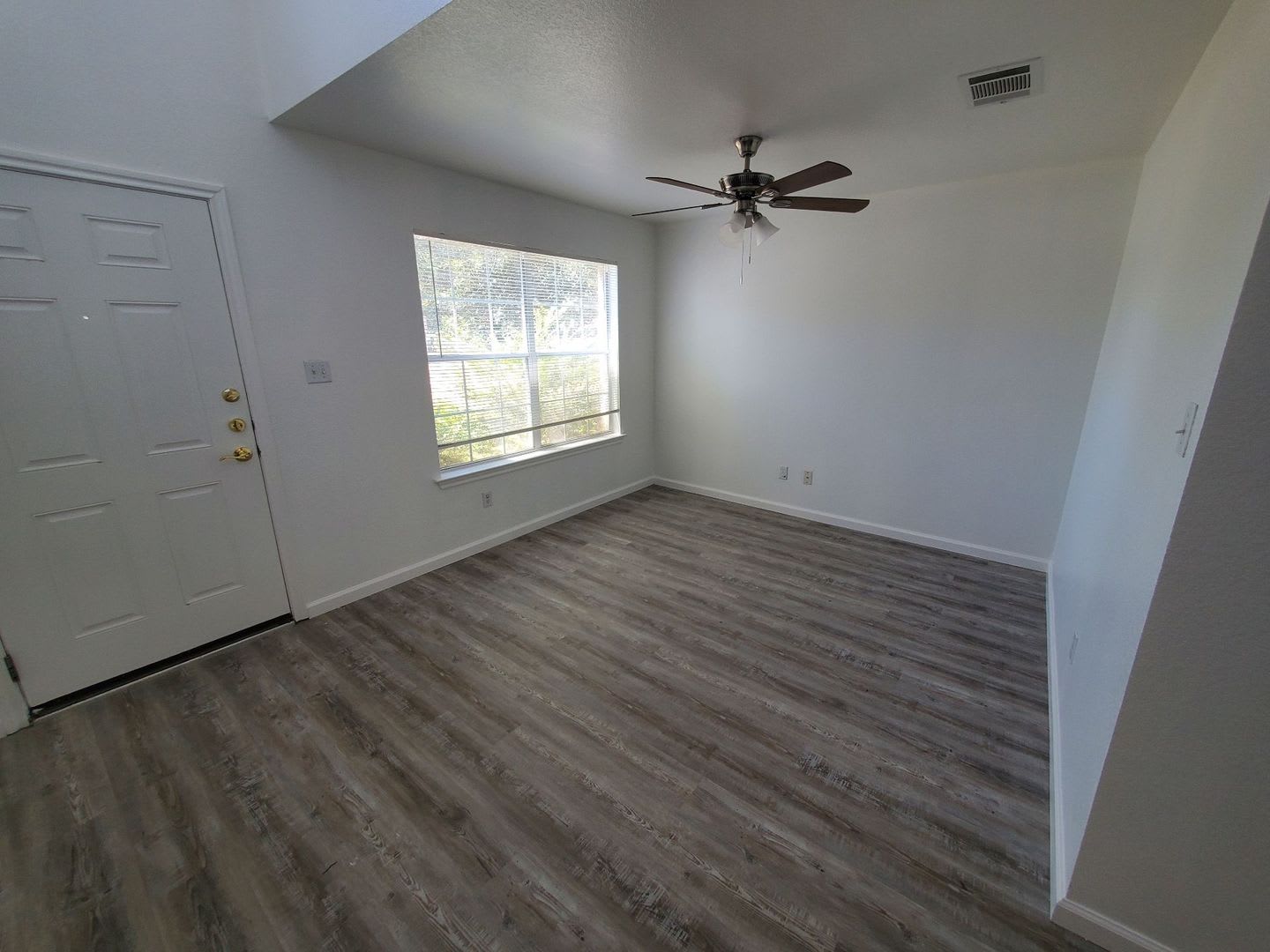 Wonderful 3 Bed 3 Bath Home – photo 5
