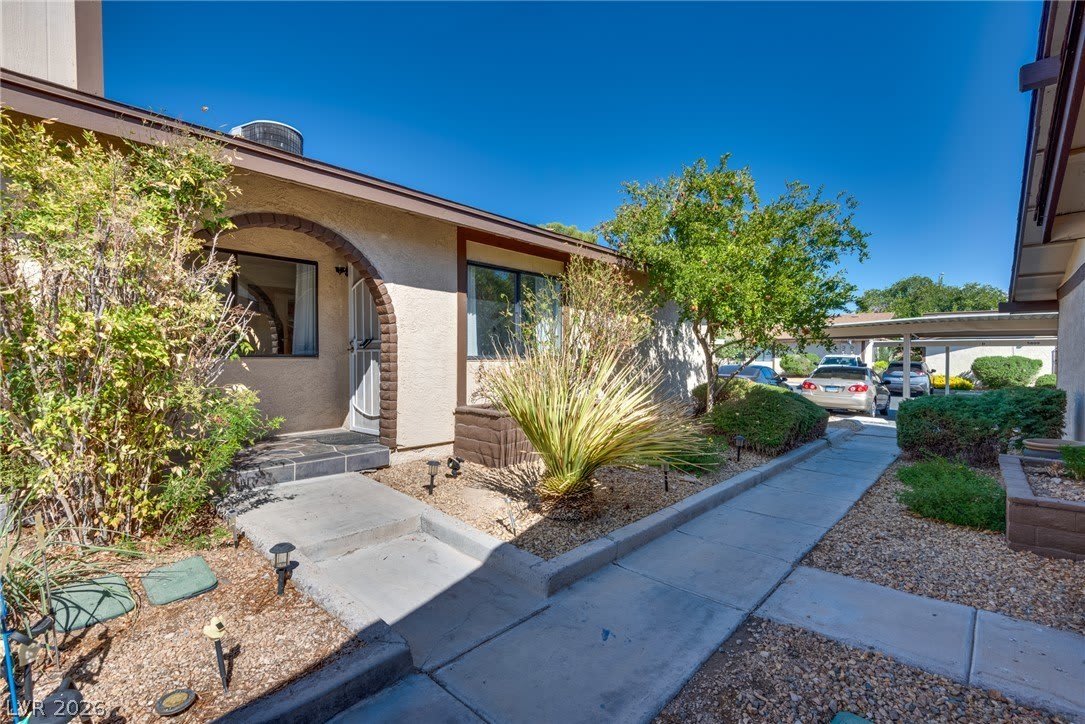 5829 Smoke Ranch Road – photo 3