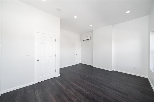 258 SUYDAM AVE – photo 5