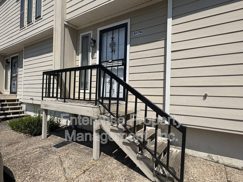 8176 Harley Square – photo 1