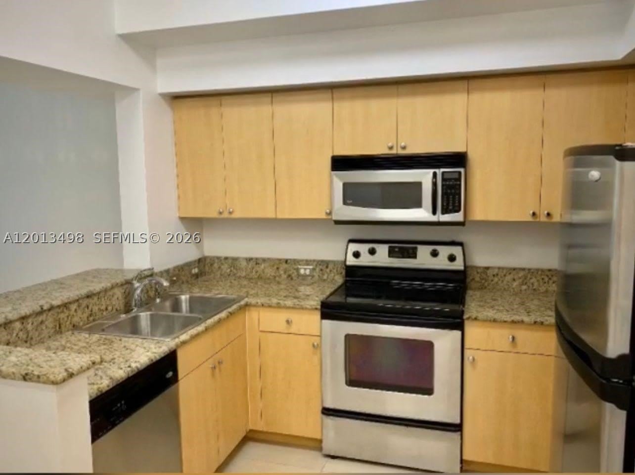 2841 NE 185th St – photo 3