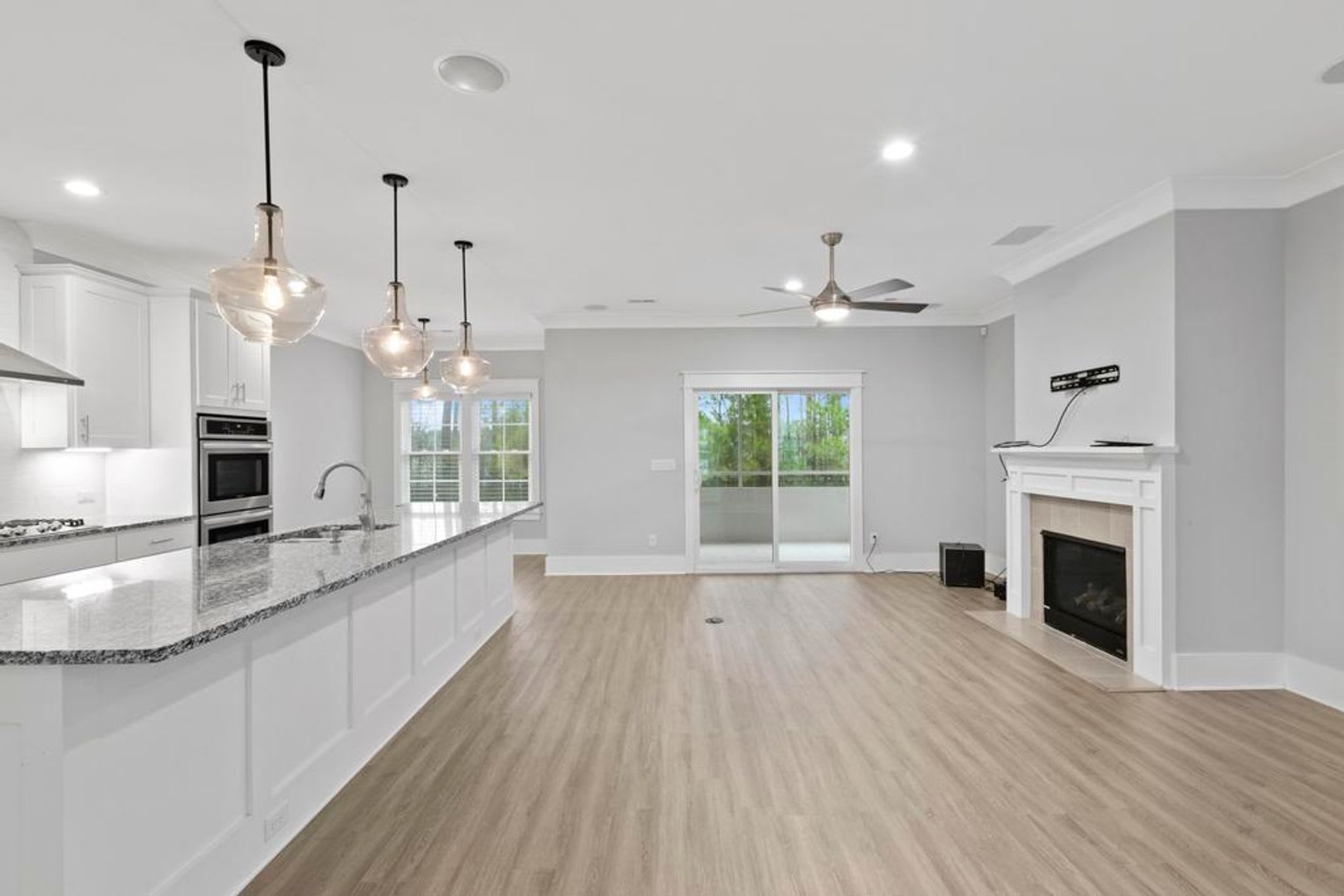 Beautiful Home Available With Tons Of Upgrades – photo 3