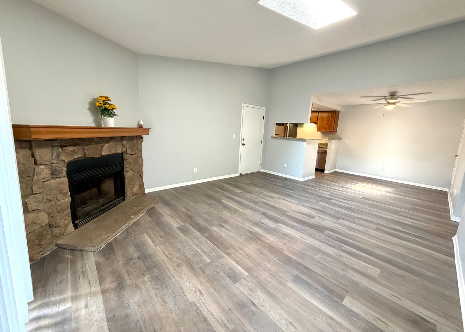 Beautifully Remodeled 1 Bed 1 Bath Pet Friendly – photo 5