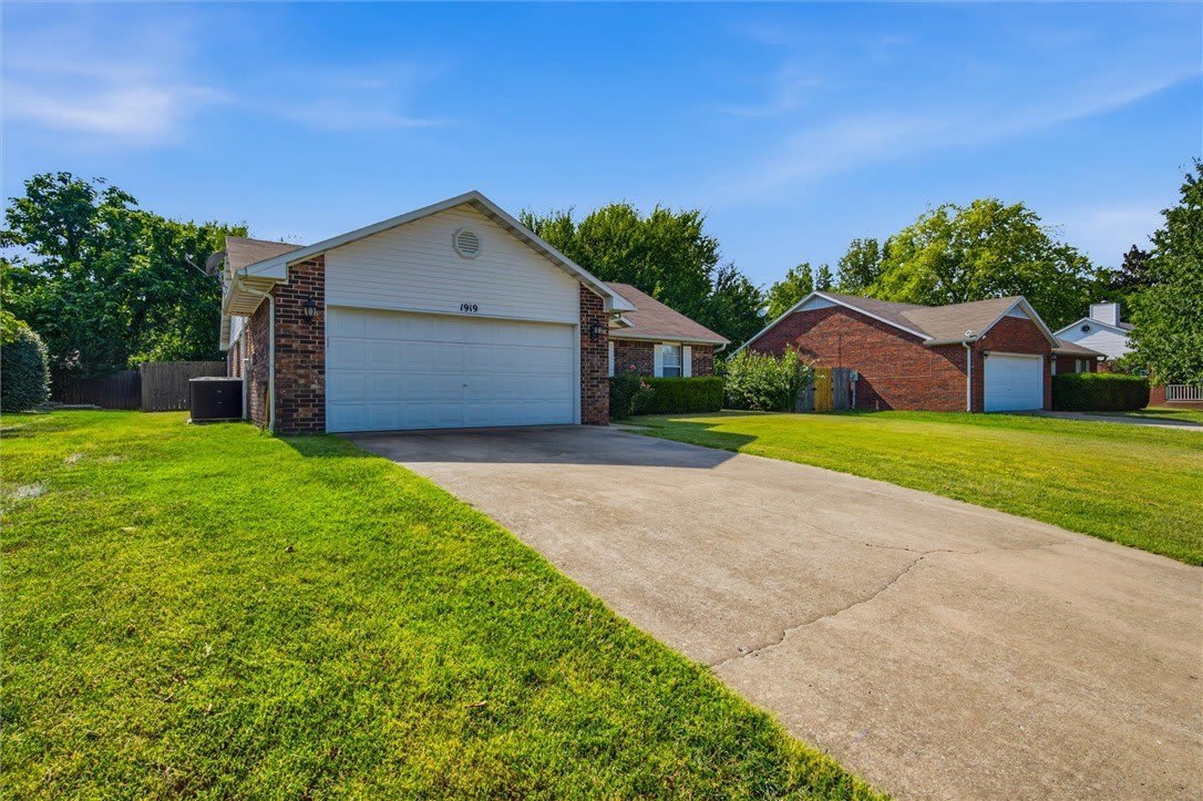 1919 Radcliffe Avenue – photo 1