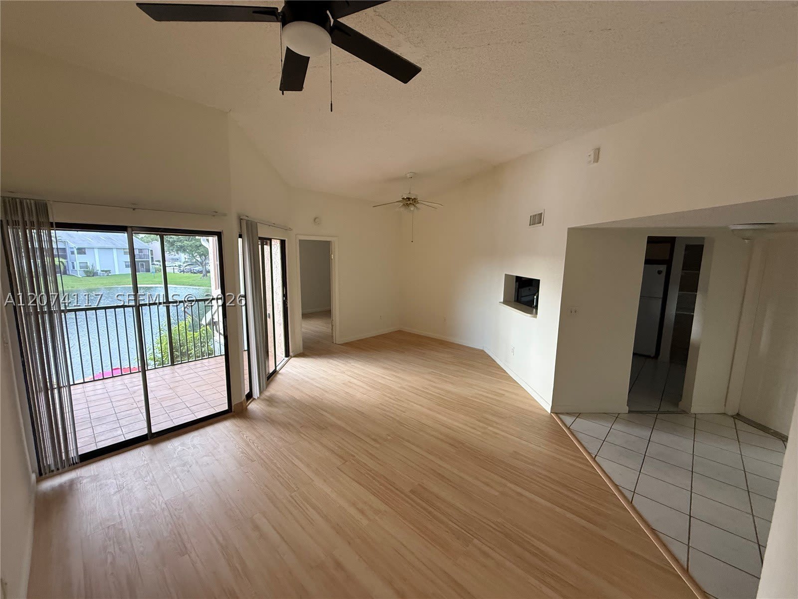 1080 N Franklin Ave – photo 1