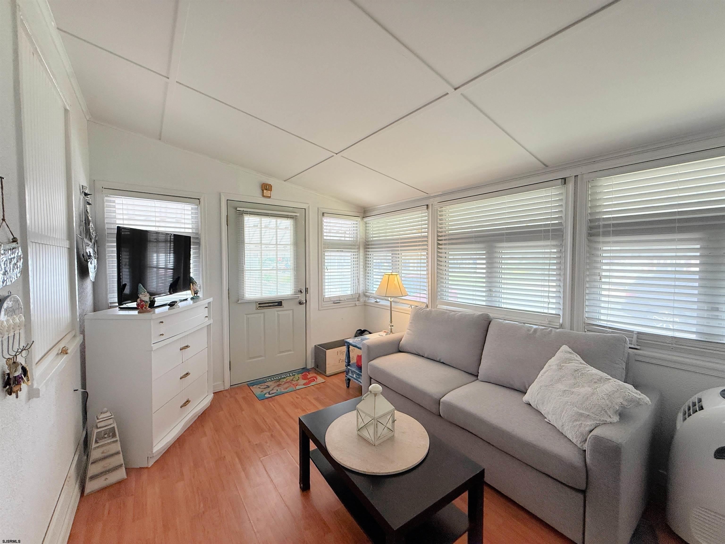 223 N Wyoming Ave – photo 4