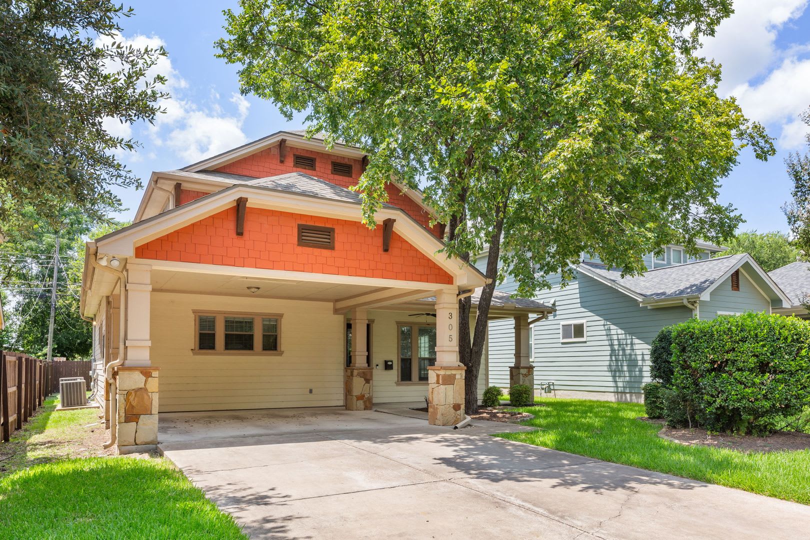 UT PRE-LEASE: Beautiful, Recently Constructed 6 Bed/ 4 Ba Home In North Loop Area, Mins To UT – photo 2