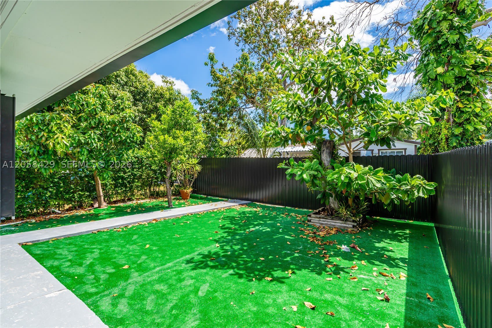 2309 SW 62nd Ave – photo 2