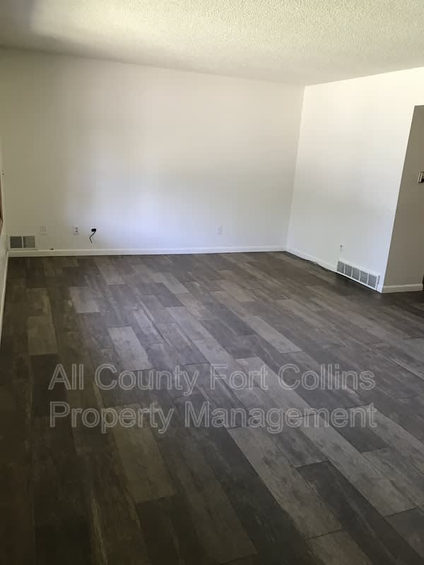 1516 Brentwood Dr – photo 2