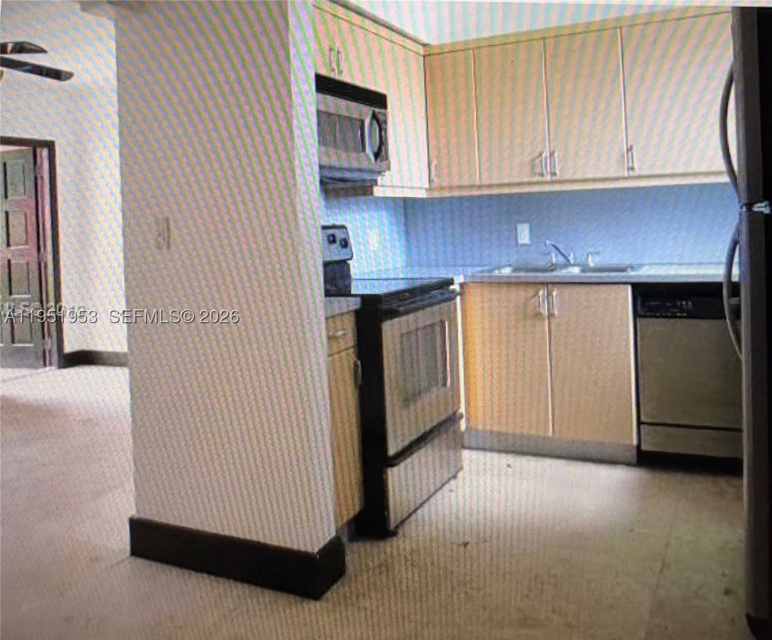 544 NE 62nd St – photo 3