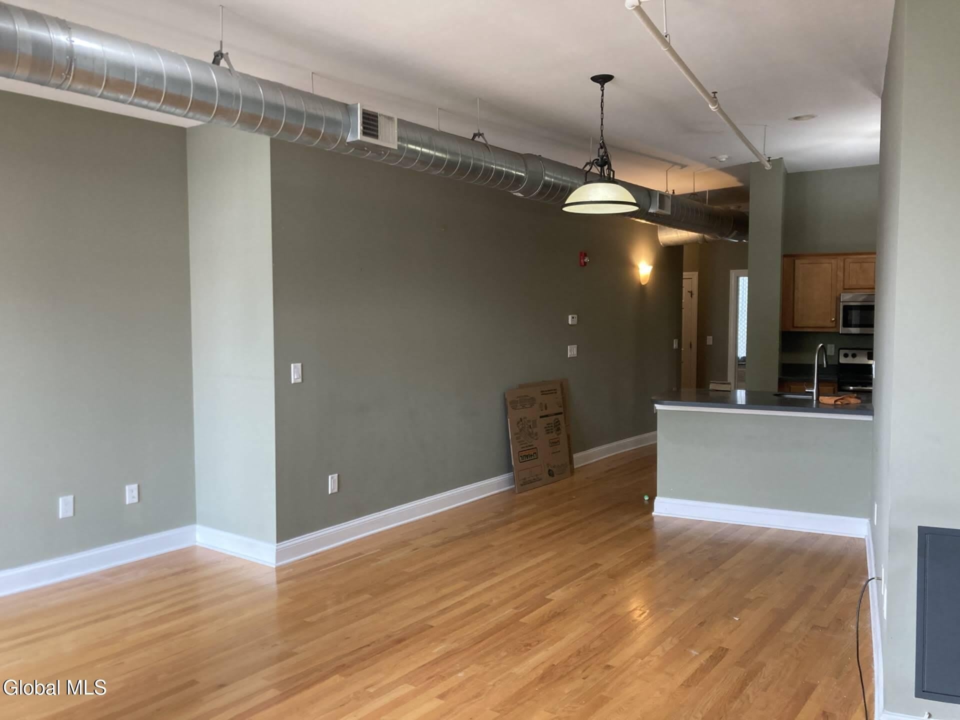4 Sheridan Avenue – photo 3