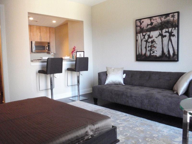 2050 Jamieson Ave – photo 5