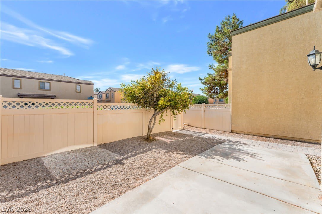 6434 Buttercup Creek Street – photo 3