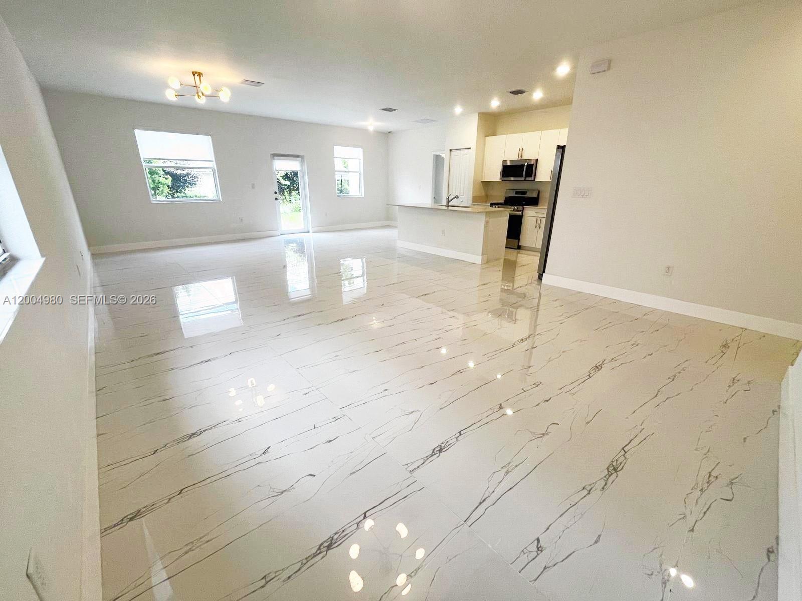 833 Southeast 26th Road – photo 2