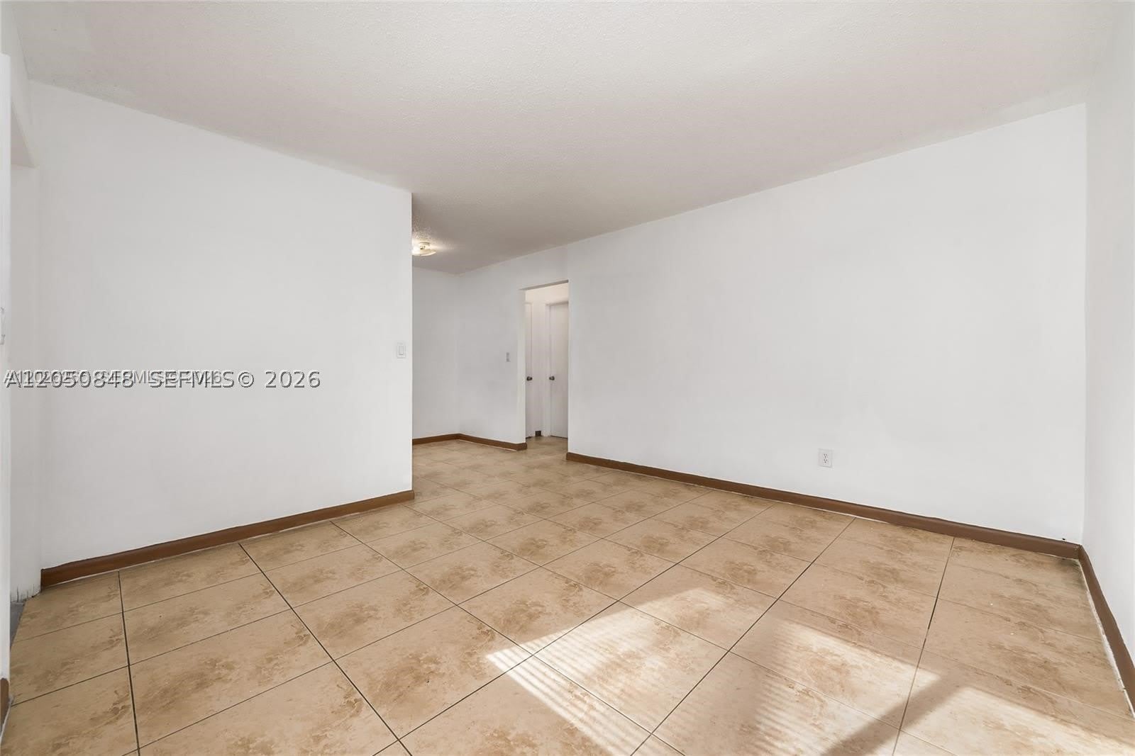 932 Moffett St – photo 3
