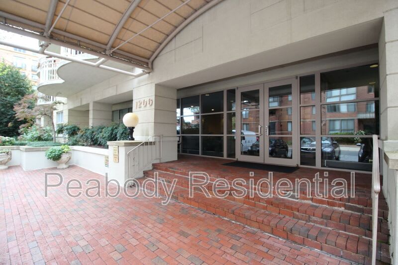 1200 Braddock Pl – photo 1