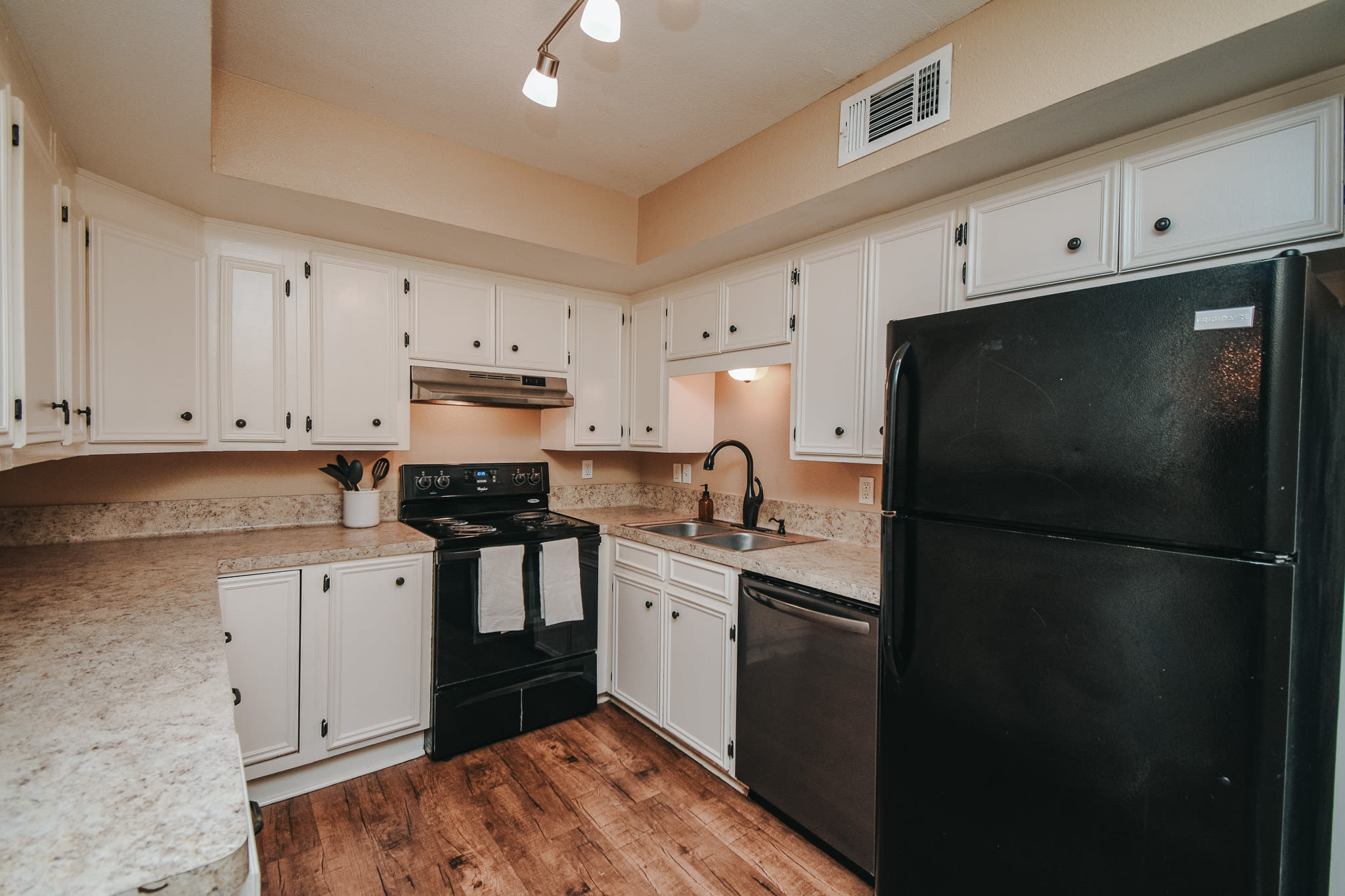 1913 Melrose Aveapt B – photo 5