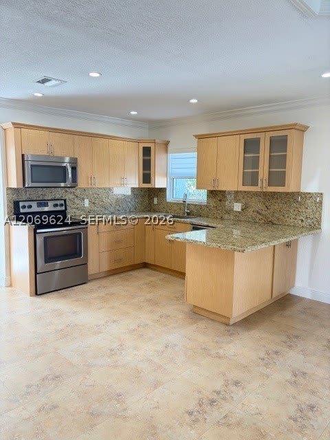 3660 NW 15th St – photo 3