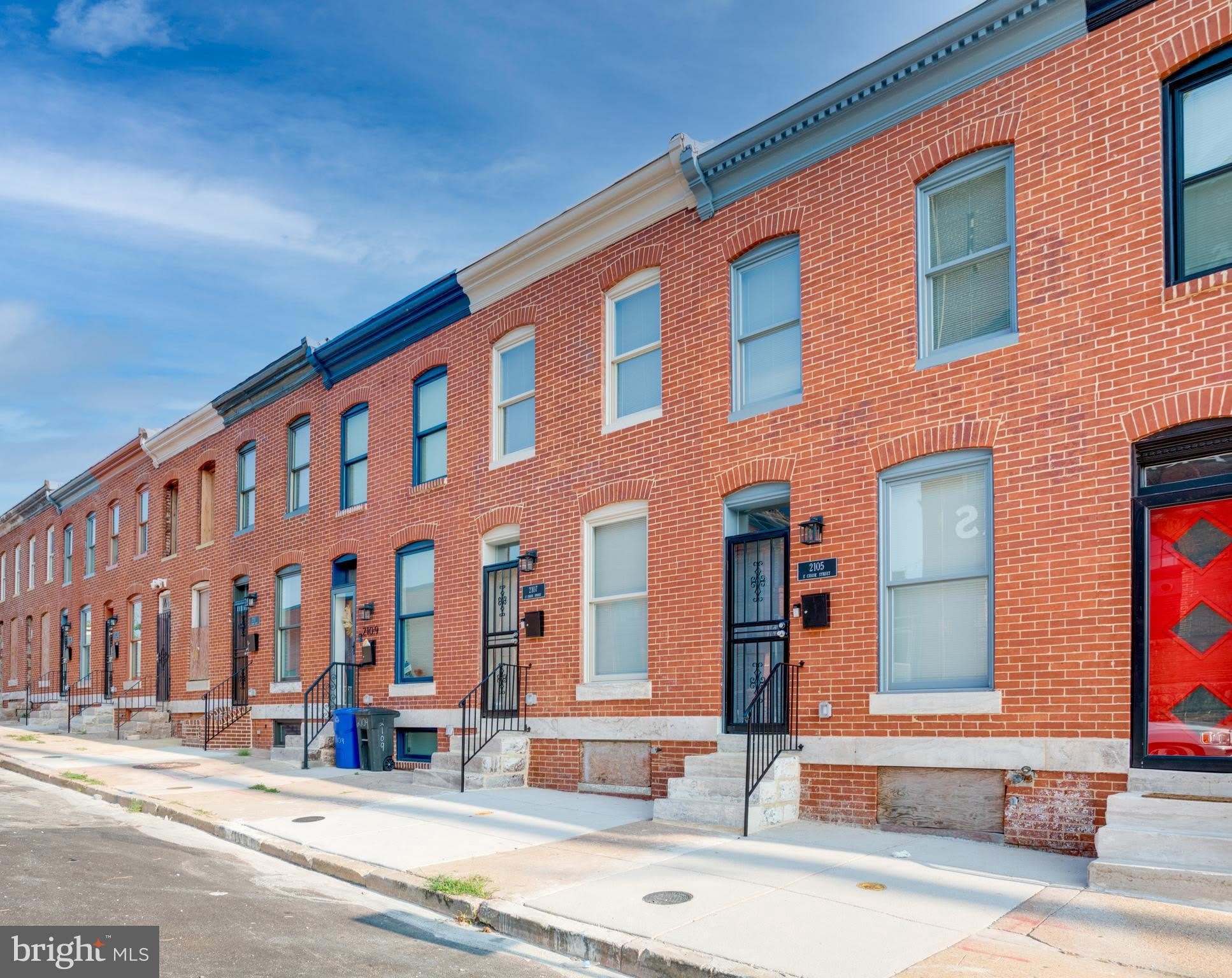 2117 E CHASE Street – photo 1
