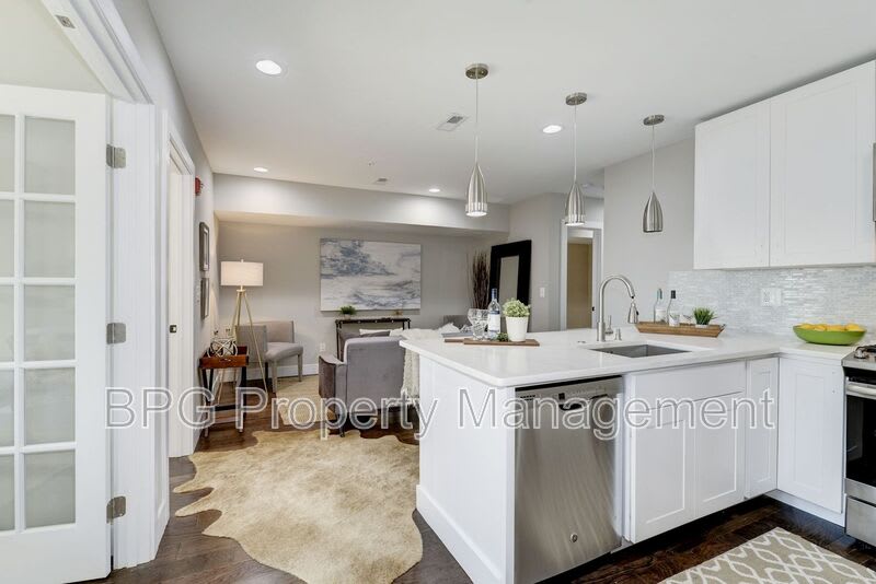528 Kennedy Street – photo 1