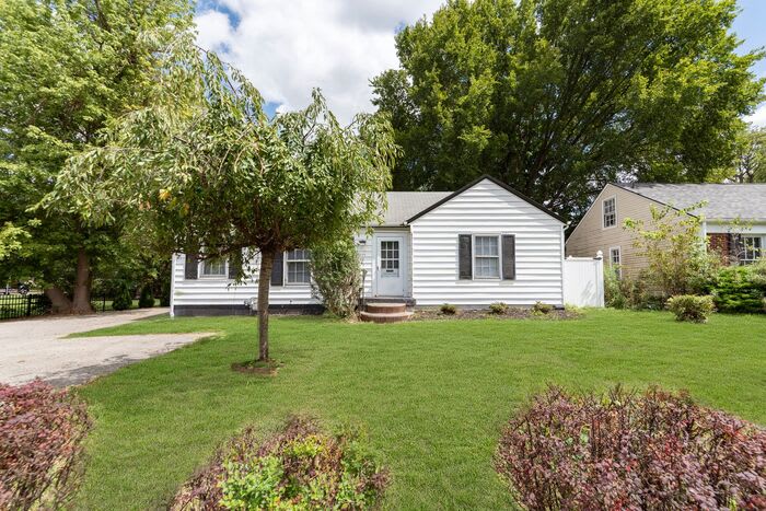 5875 North Keystone Avenue – photo 1