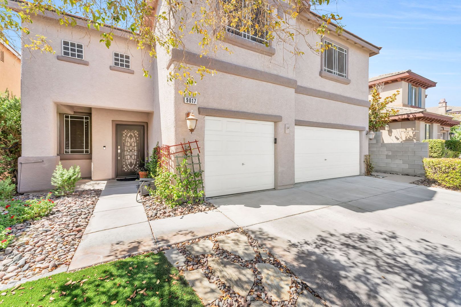 Private Pool Retreat with Flexible Living in Spring Mountain Ranch! – photo 2