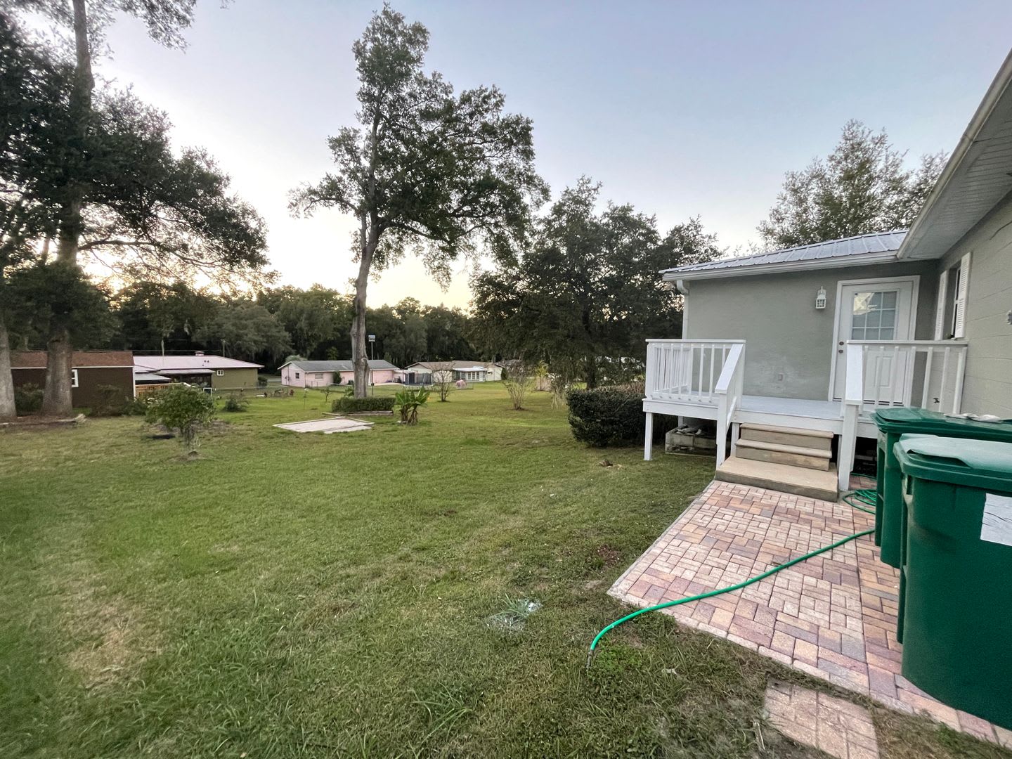 Beautiful 2/2 with large yard, Florida room, new floors, and updated bathrooms! – photo 2