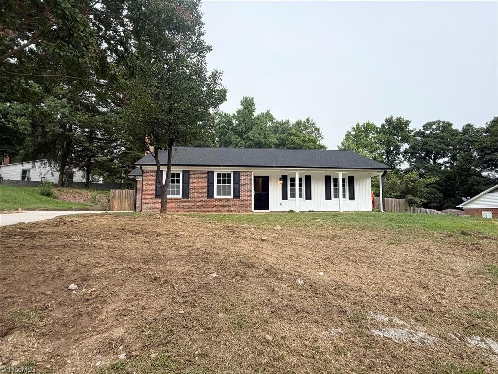 705 Lakecrest Avenue – photo 2