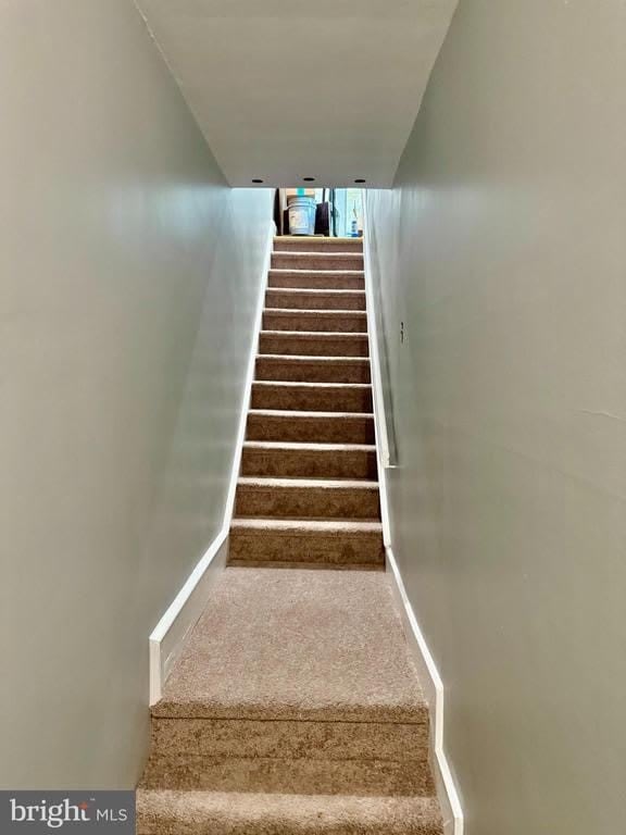 25 COLLEGE AVENUE – photo 2