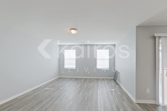 302 Emilys Drive – photo 2