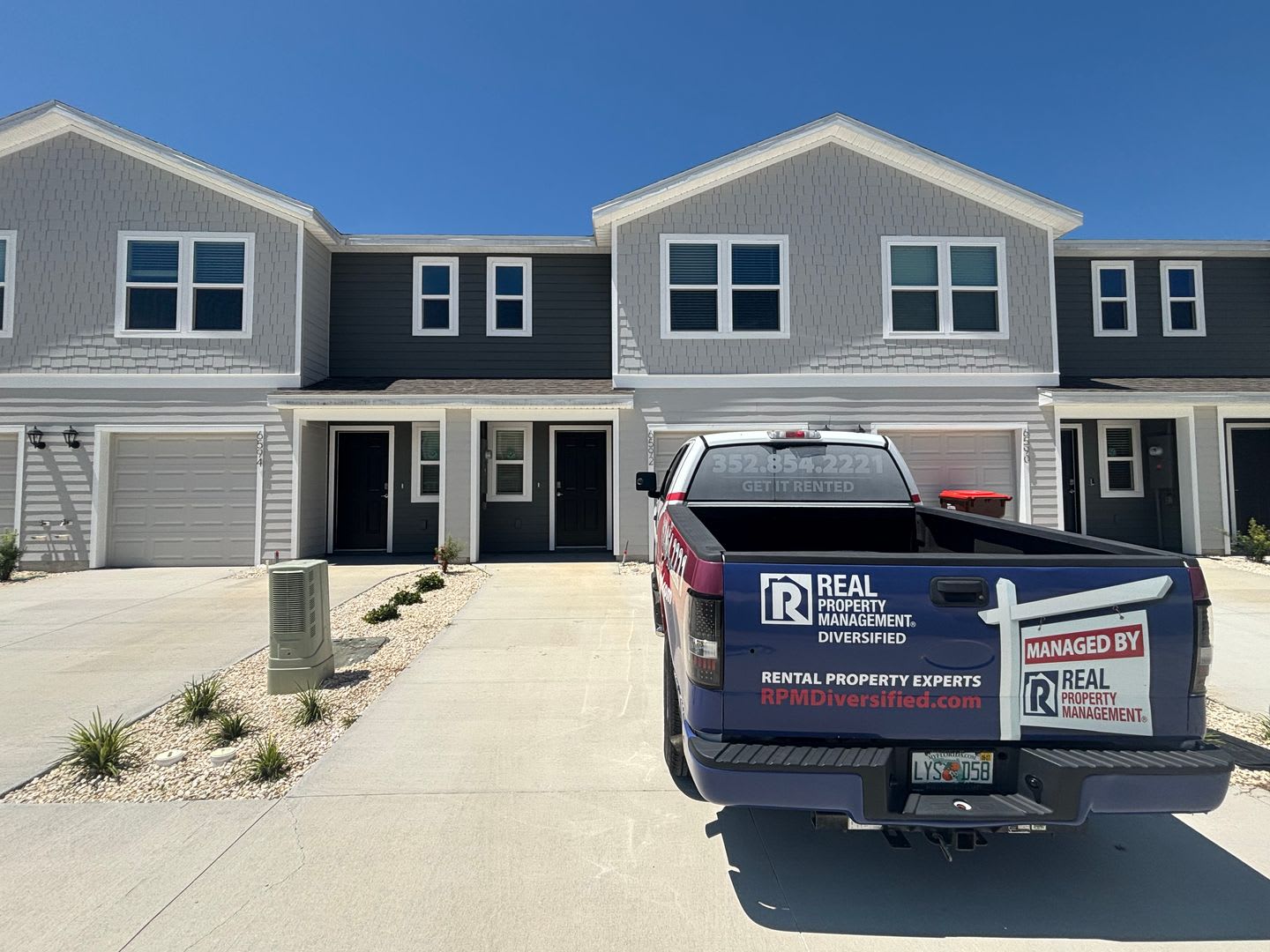 3/2 Townhouse, Great Location – photo 1