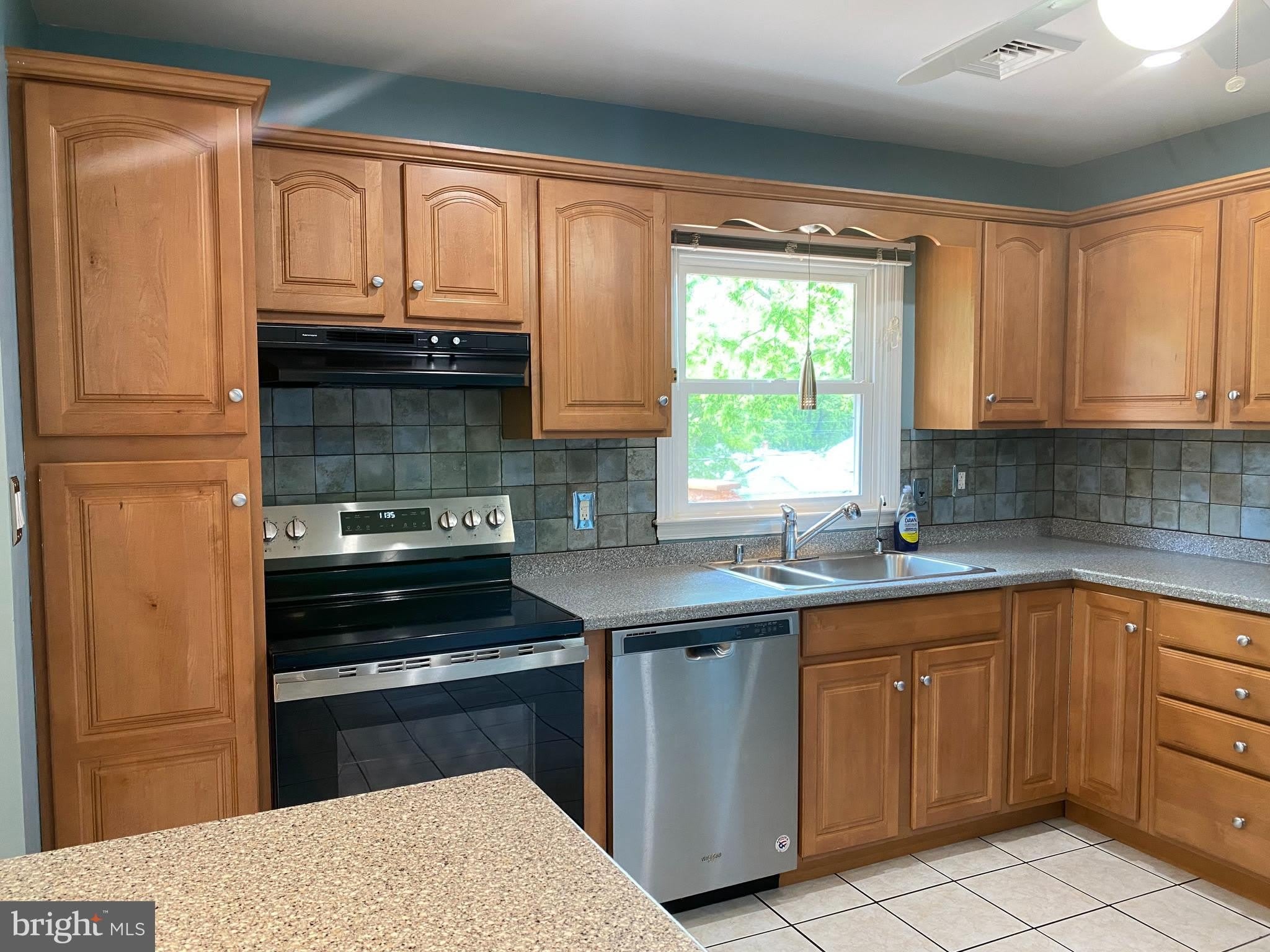2721 BURNLEY Road – photo 5