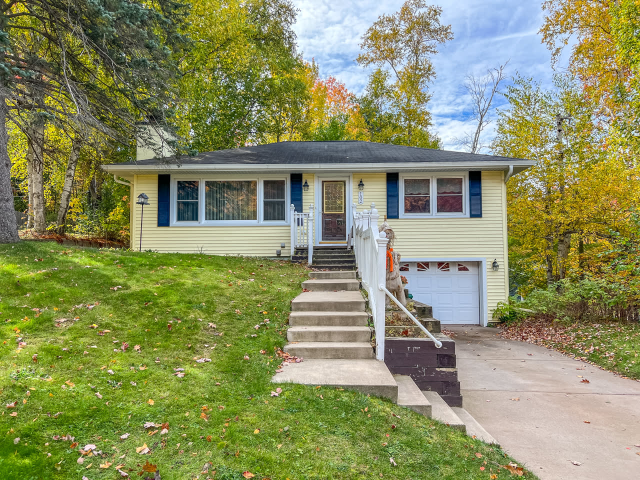 102 Raymbault Drive – photo 1