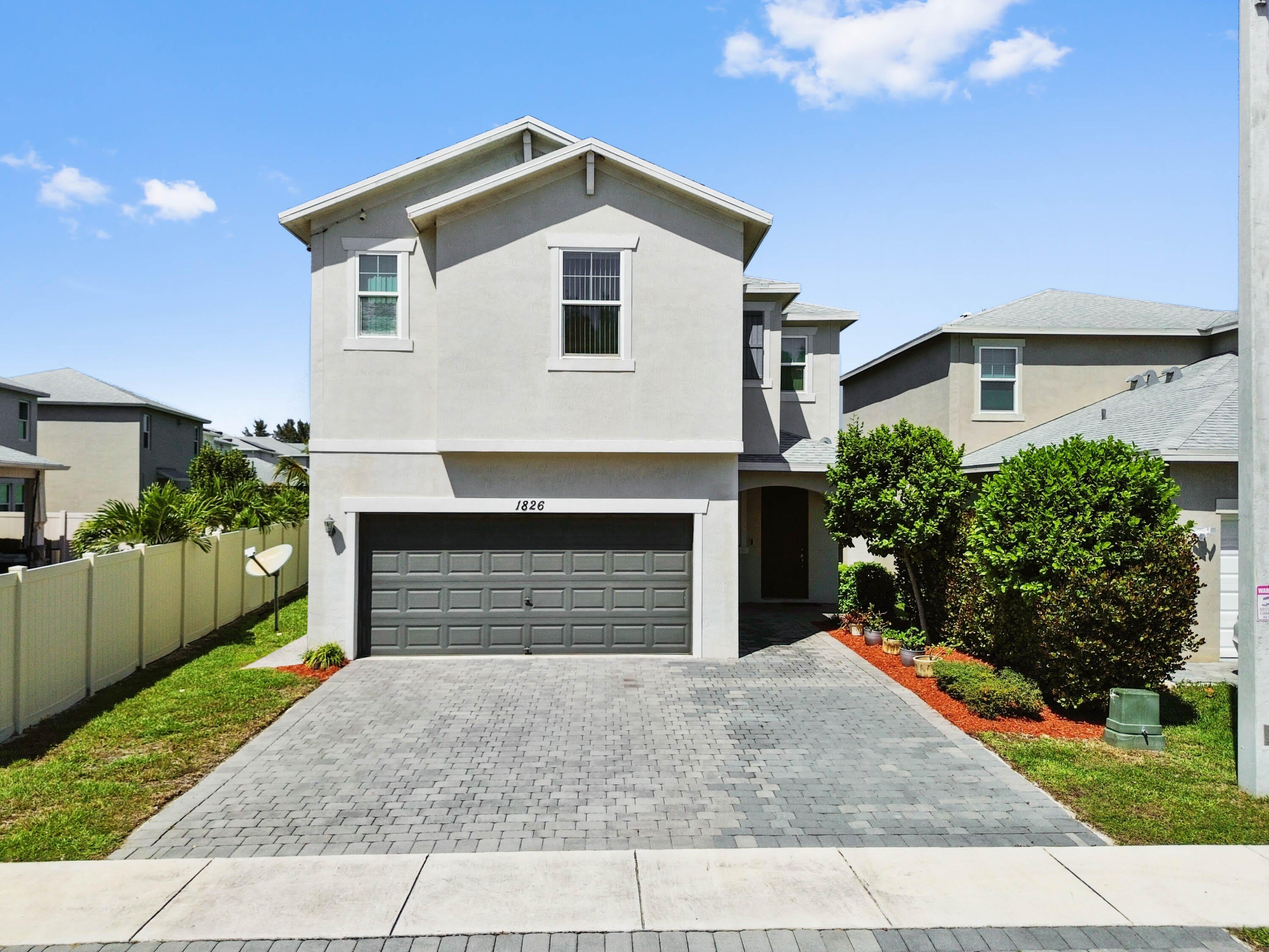 1826 Lake Cove Drive – photo 1