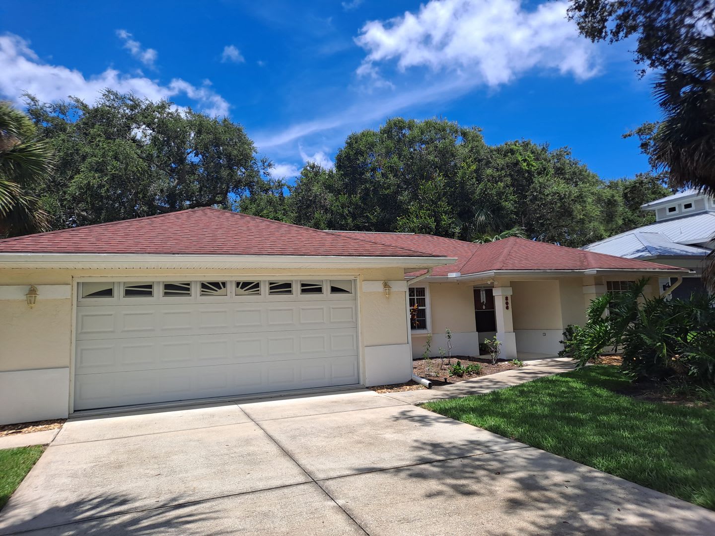 BEACHSIDE NSB FURNISHED RENTAL AVAILABLE MONTHLY! – photo 2